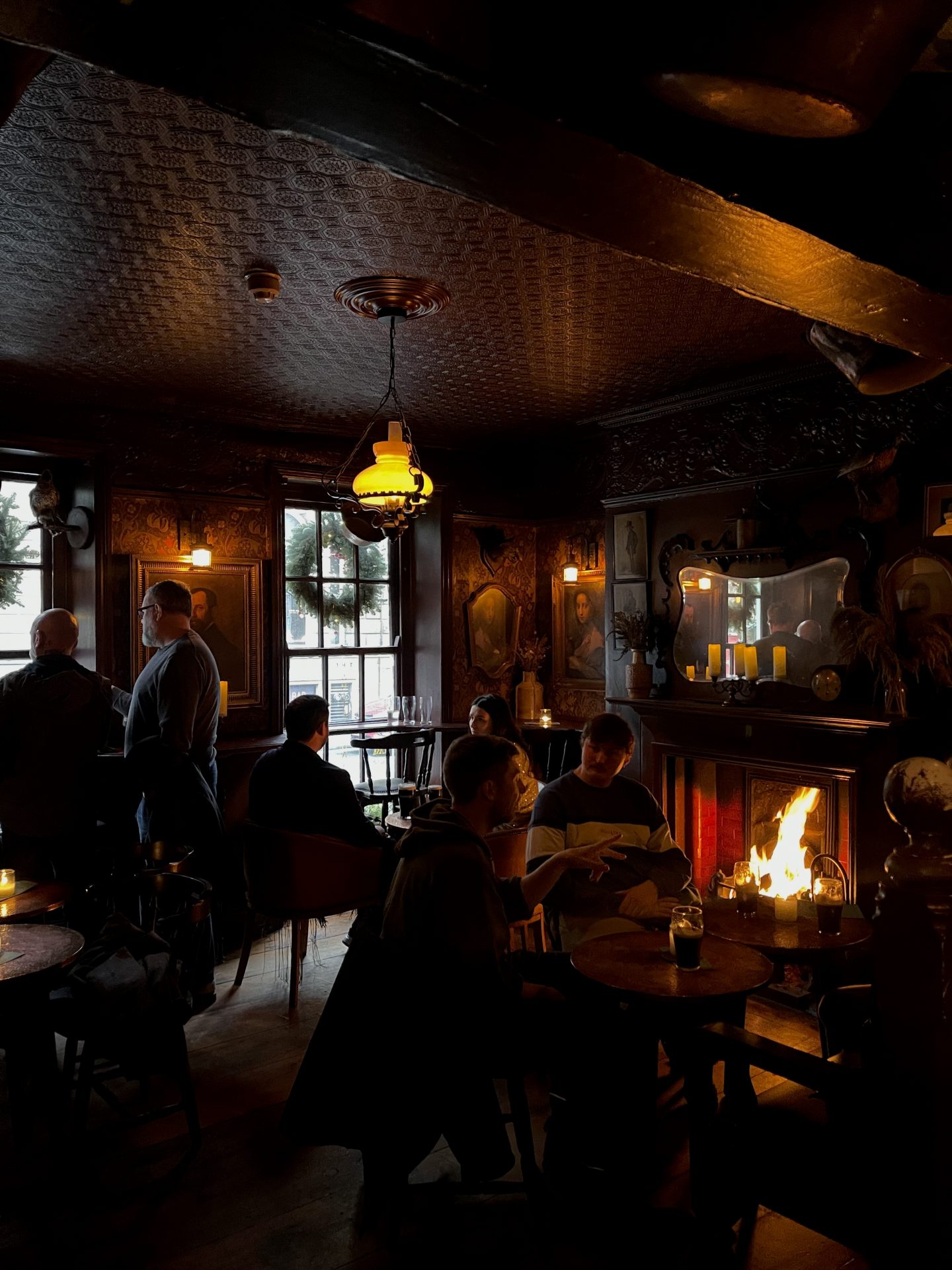 The White Hart, Hope Street, Liverpool with a roaring fire.