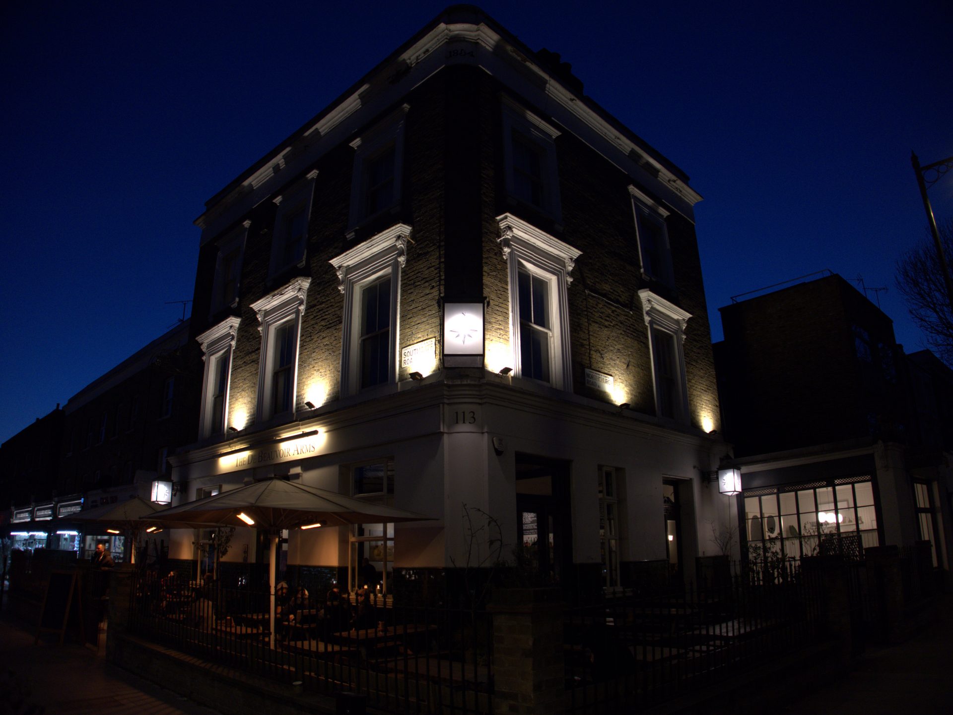 Hackney to N1 Pub Crawl: Four Stops from Mare Street to De Beauvoir